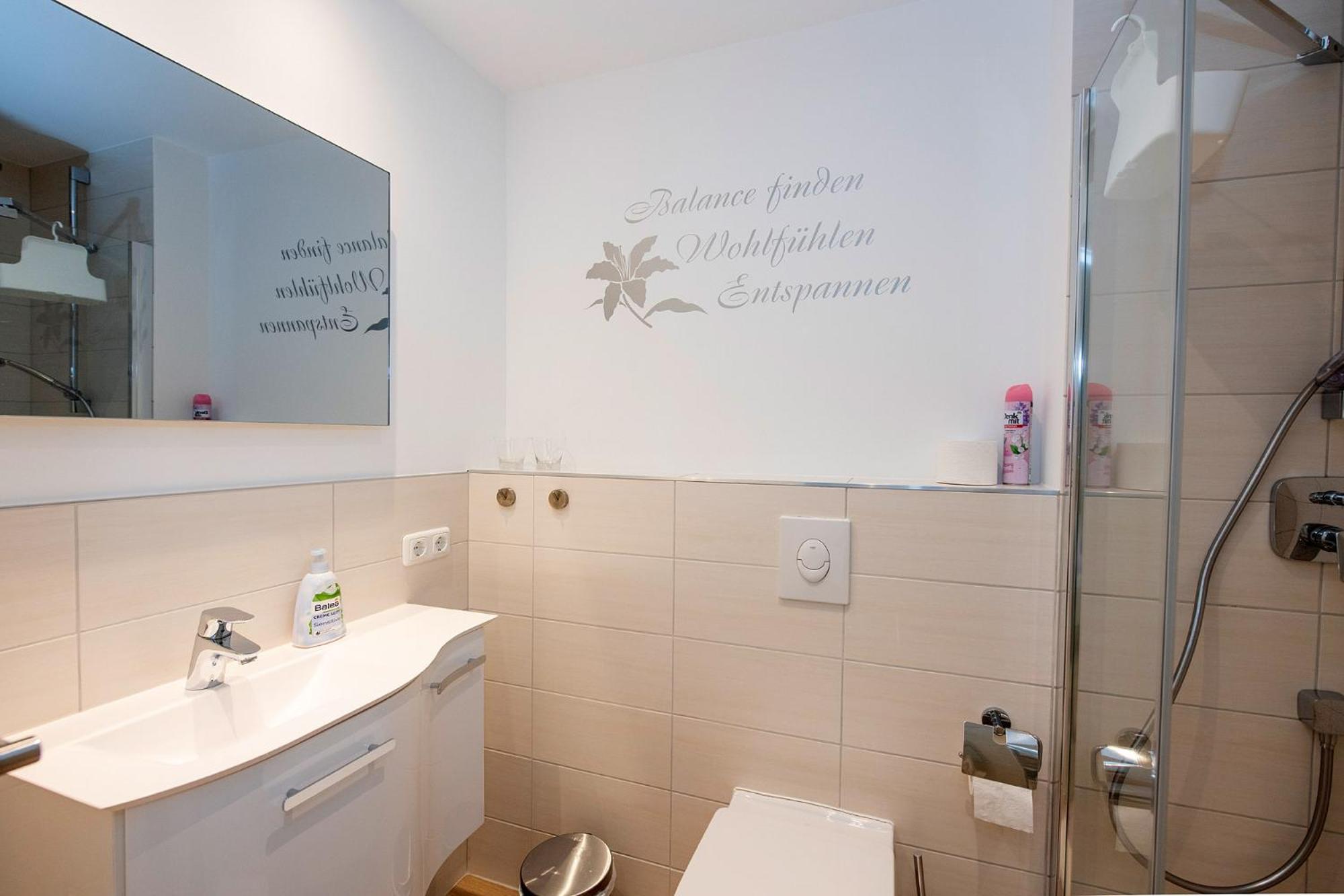 Studio Apartment Am Historischen Matthiasturm Neef Esterno foto